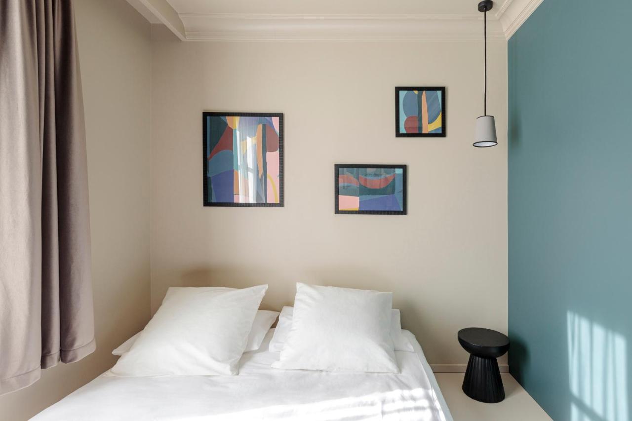 Hotel Corneille - Entree Autonome, Reception En Ligne - Encore Mieux Tours Zewnętrze zdjęcie