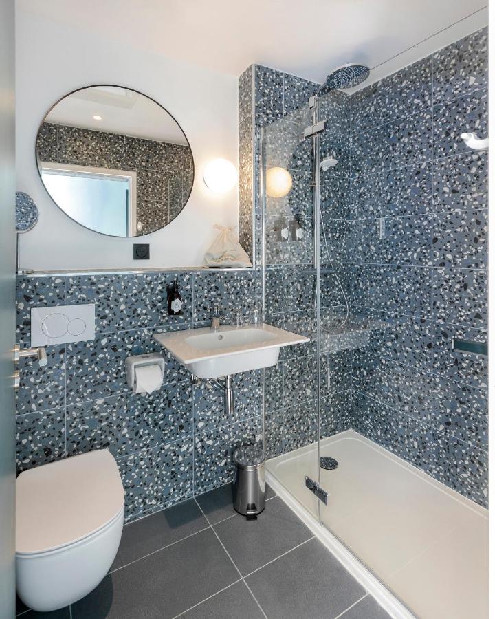 Hotel Corneille - Entree Autonome, Reception En Ligne - Encore Mieux Tours Zewnętrze zdjęcie
