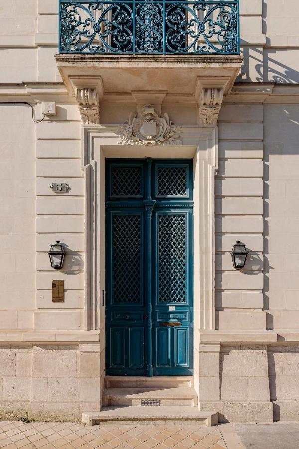 Hotel Corneille - Entree Autonome, Reception En Ligne - Encore Mieux Tours Zewnętrze zdjęcie