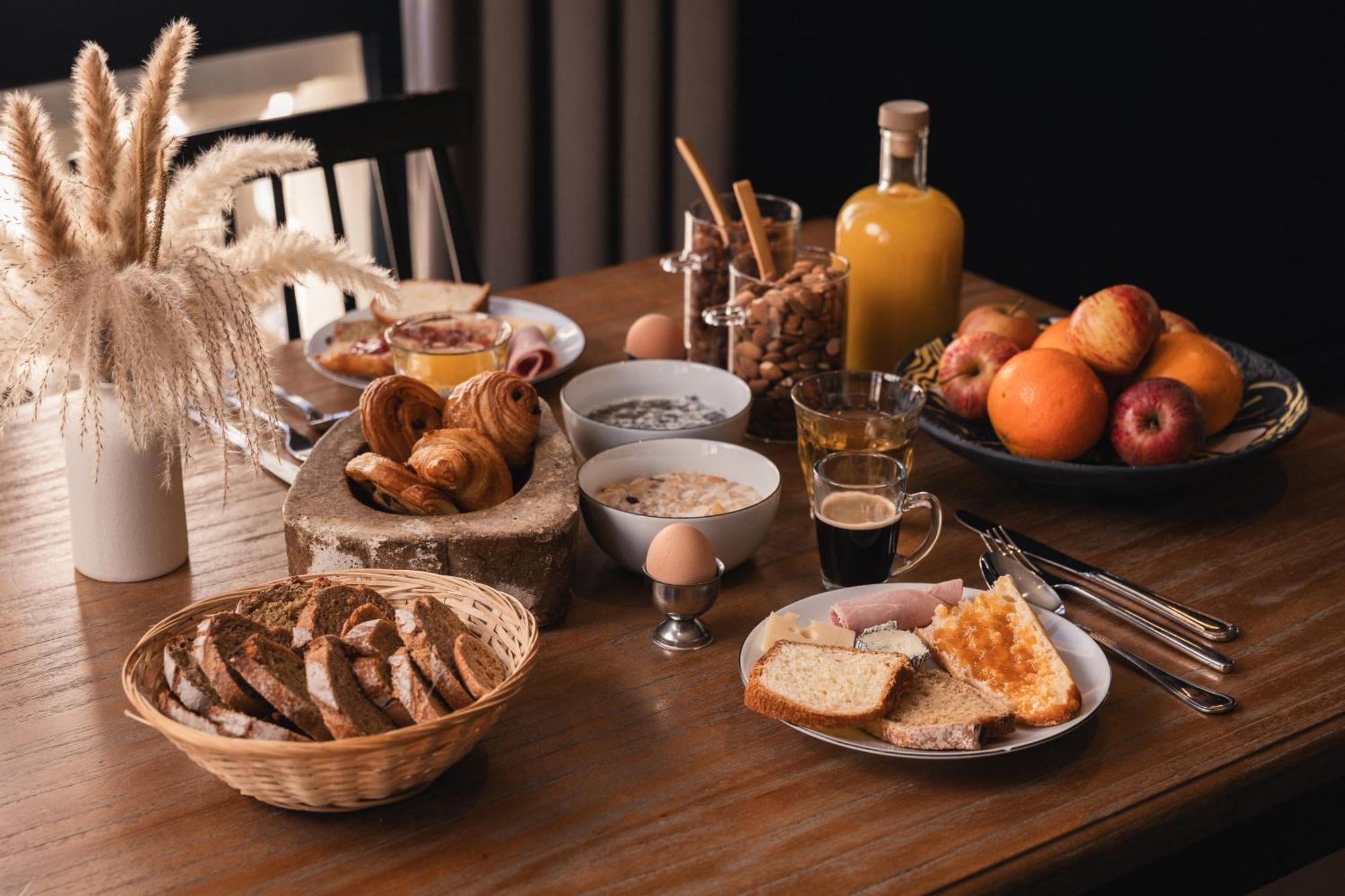 Hotel Corneille - Entree Autonome, Reception En Ligne - Encore Mieux Tours Zewnętrze zdjęcie